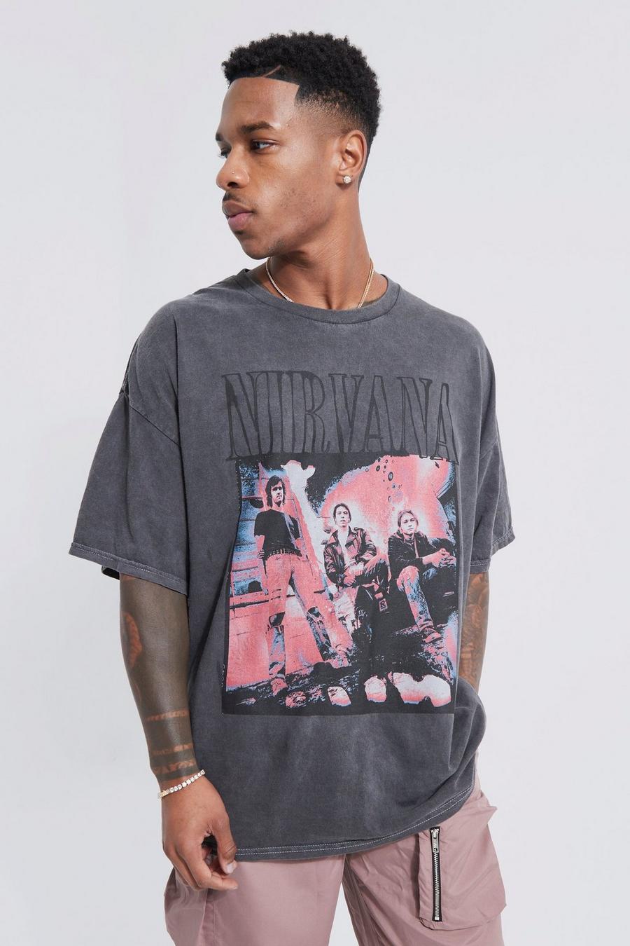 Camiseta oversize con estampado de Nirvana sobreteñido, Charcoal image number 1