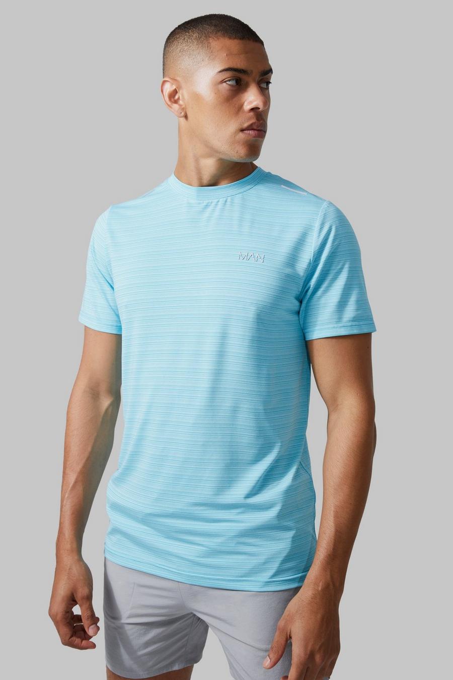 Man Active Lightweight Performance T-Shirt, Light blue