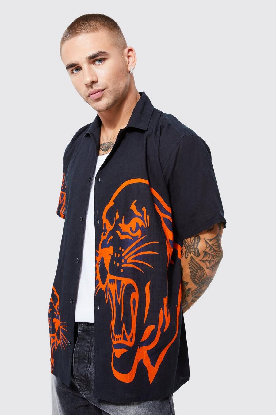 Kurzärmliges Oversize Hemd mit Tiger Slub Print, Black