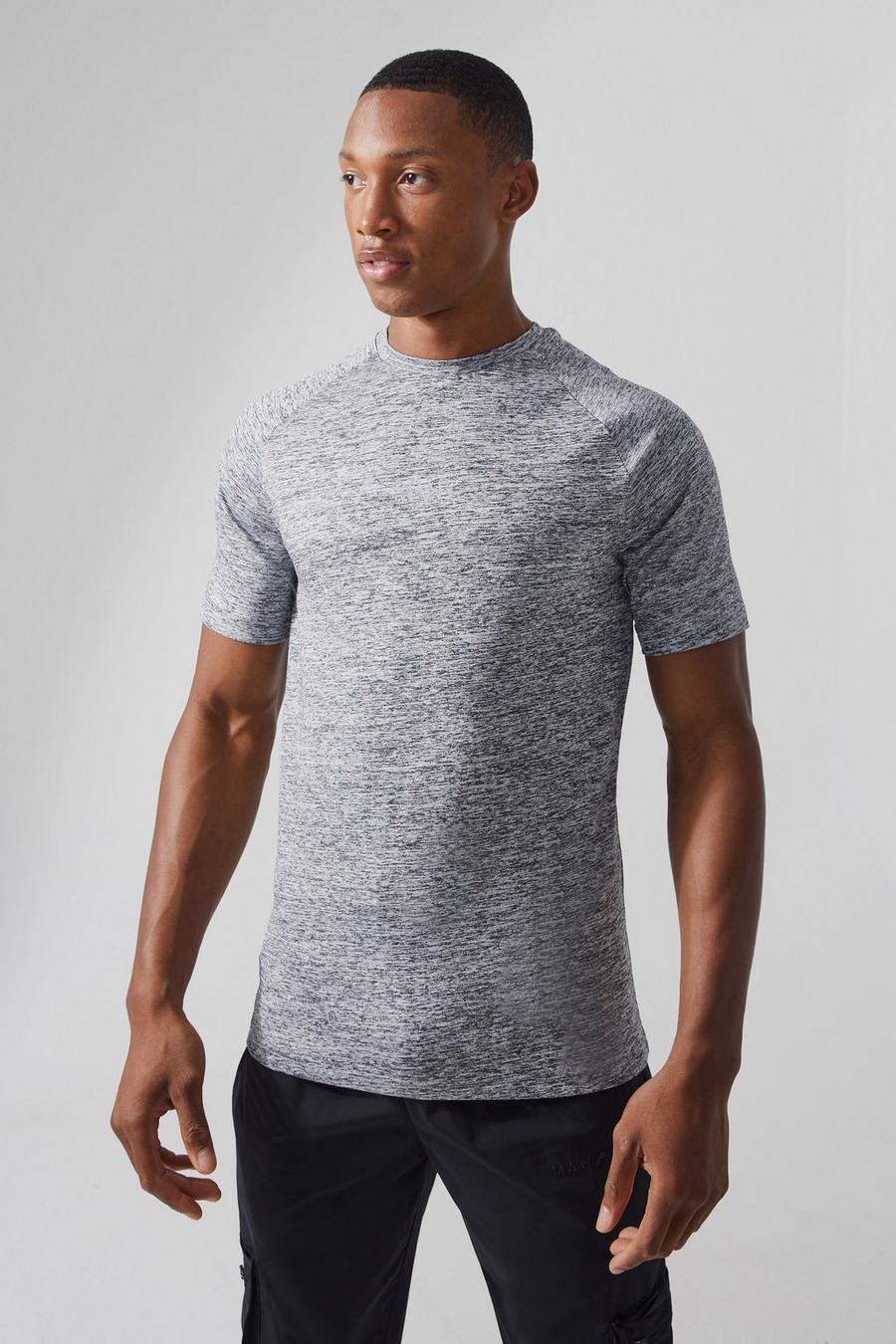 Camiseta MAN Active ajustada al músculo con desteñido espacial, Light grey