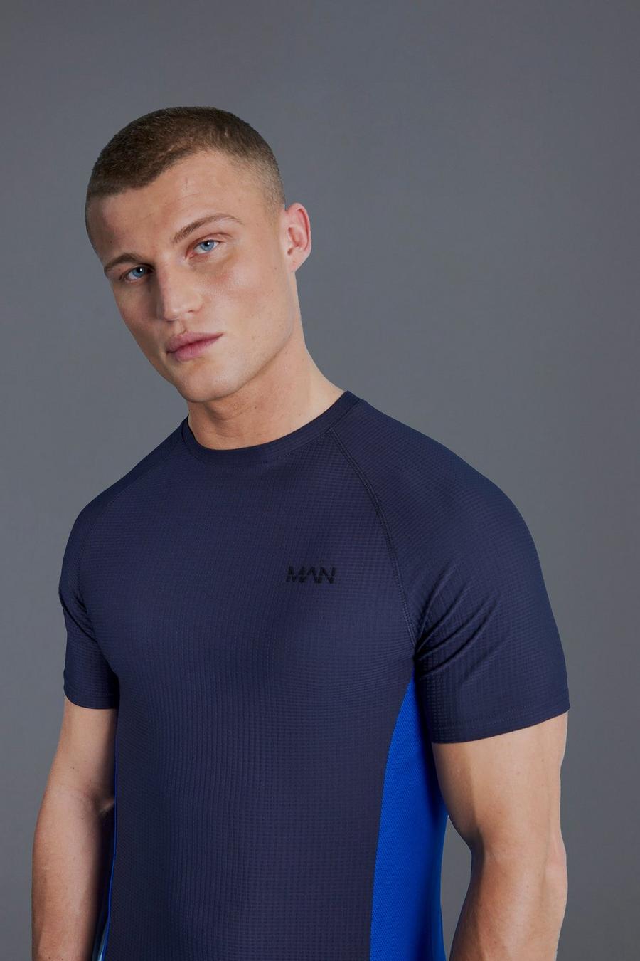Man Active Muscle Fit Colorblock T-Shirt, Cobalt