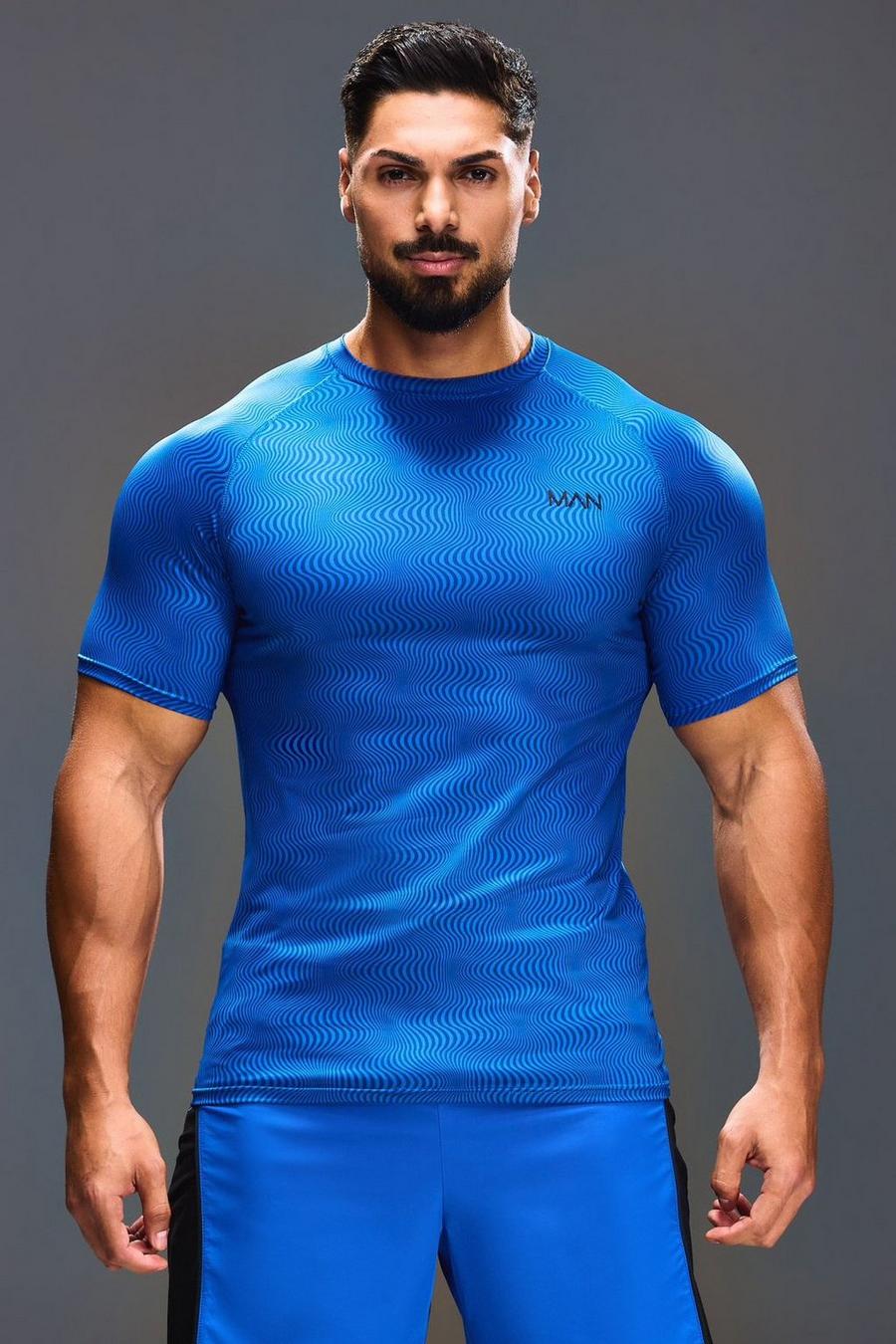 Camiseta MAN Active ajustada al músculo con estampado geométrico, Cobalt