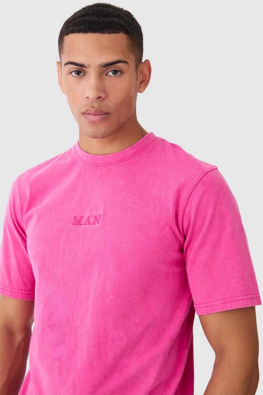 T-shirt a girocollo Man in lavaggio acido con caratteri romani, Pink