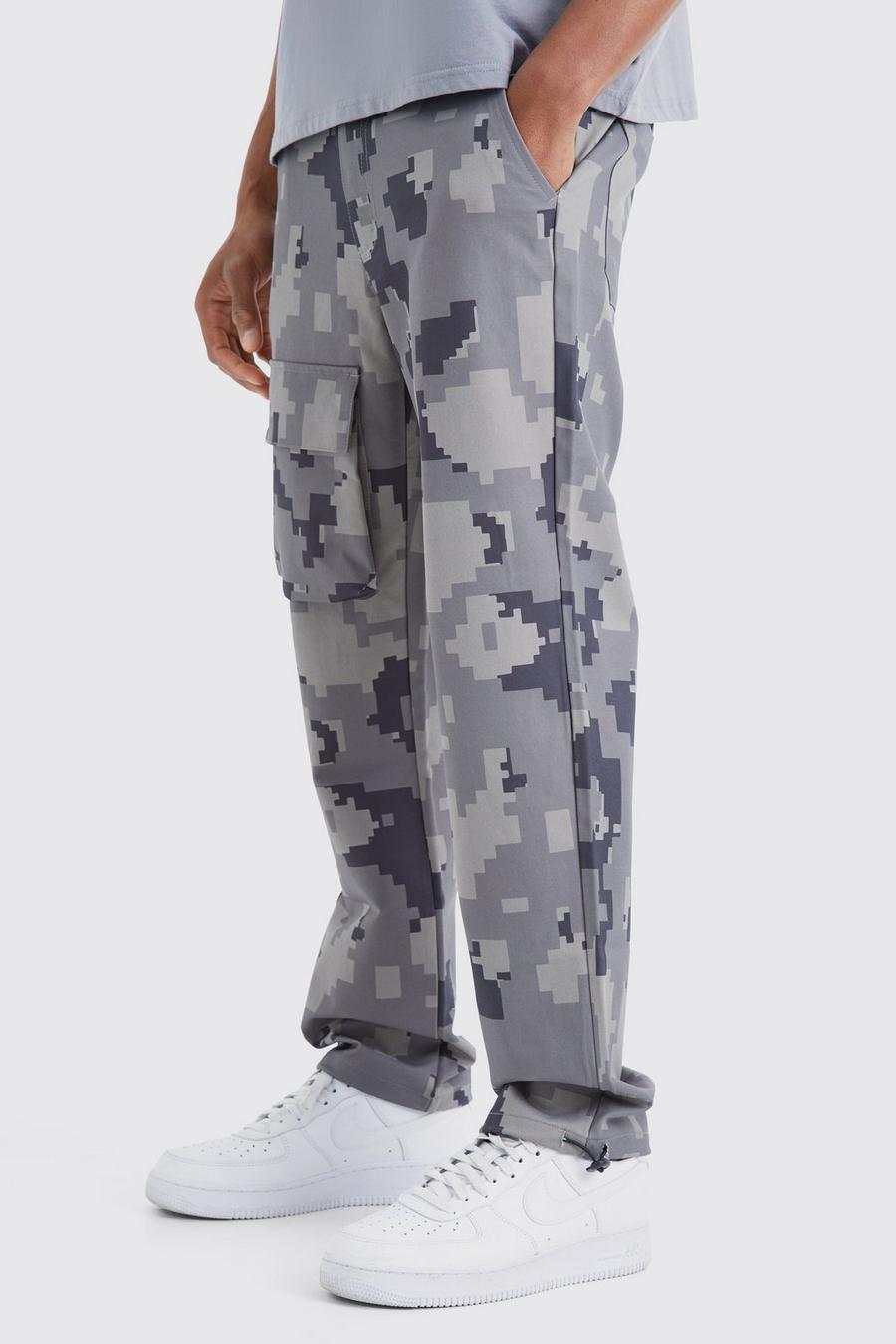 Pantalón recto con bolsillos cargo y estampado de camuflaje pixelado, Charcoal