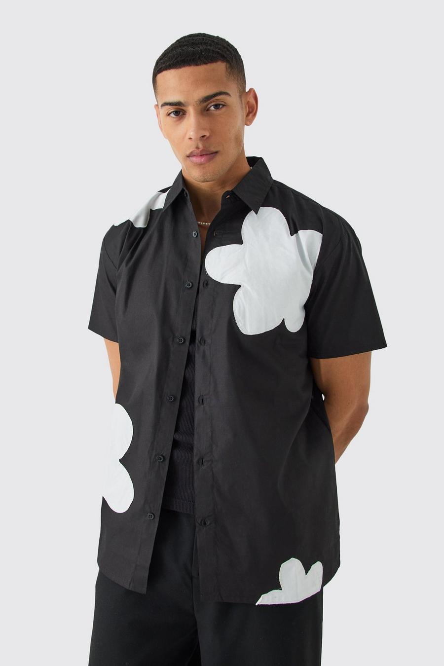 Kurzärmliges Oversize Hemd mit Blumen-Applikation, Black