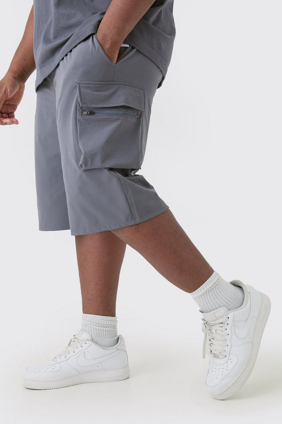 Plus lockere elastische Stretch Cargo-Shorts, Charcoal image number 1