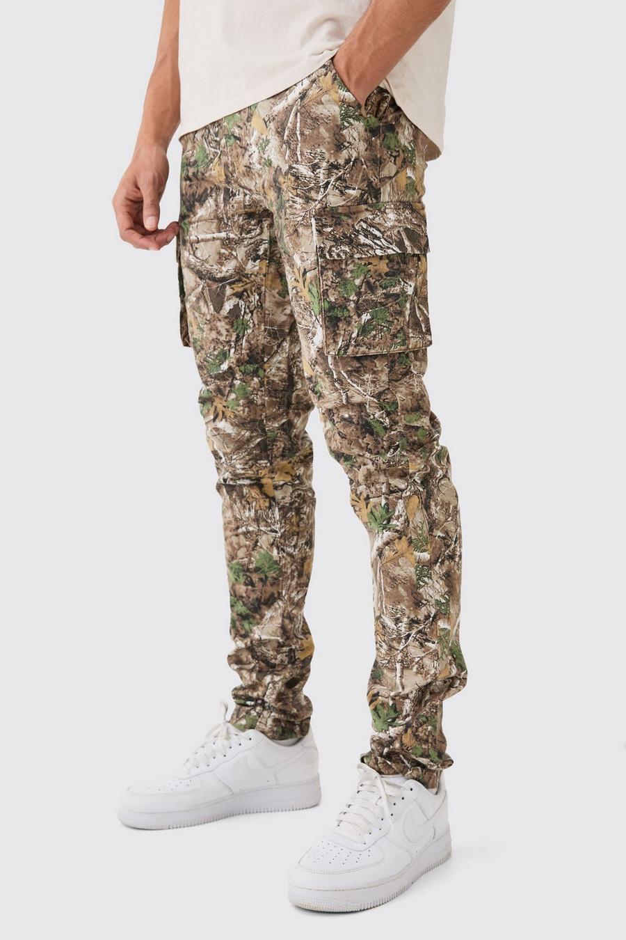 Pantaloni Cargo Slim Fit in fantasia militare con pieghe sul fondo, Khaki image number 1