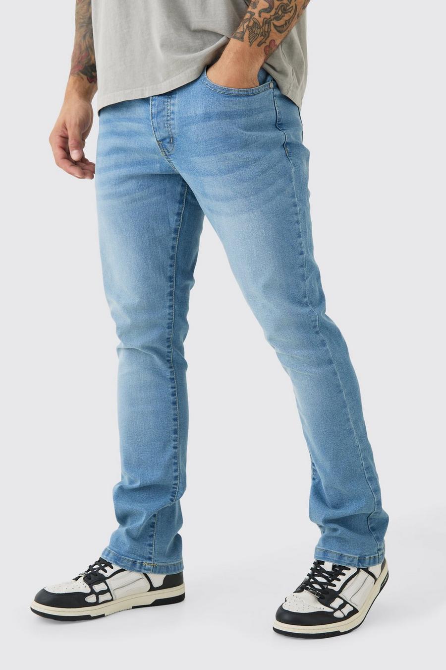 Light blue Ljusblå skinny jeans med utsvängda ben