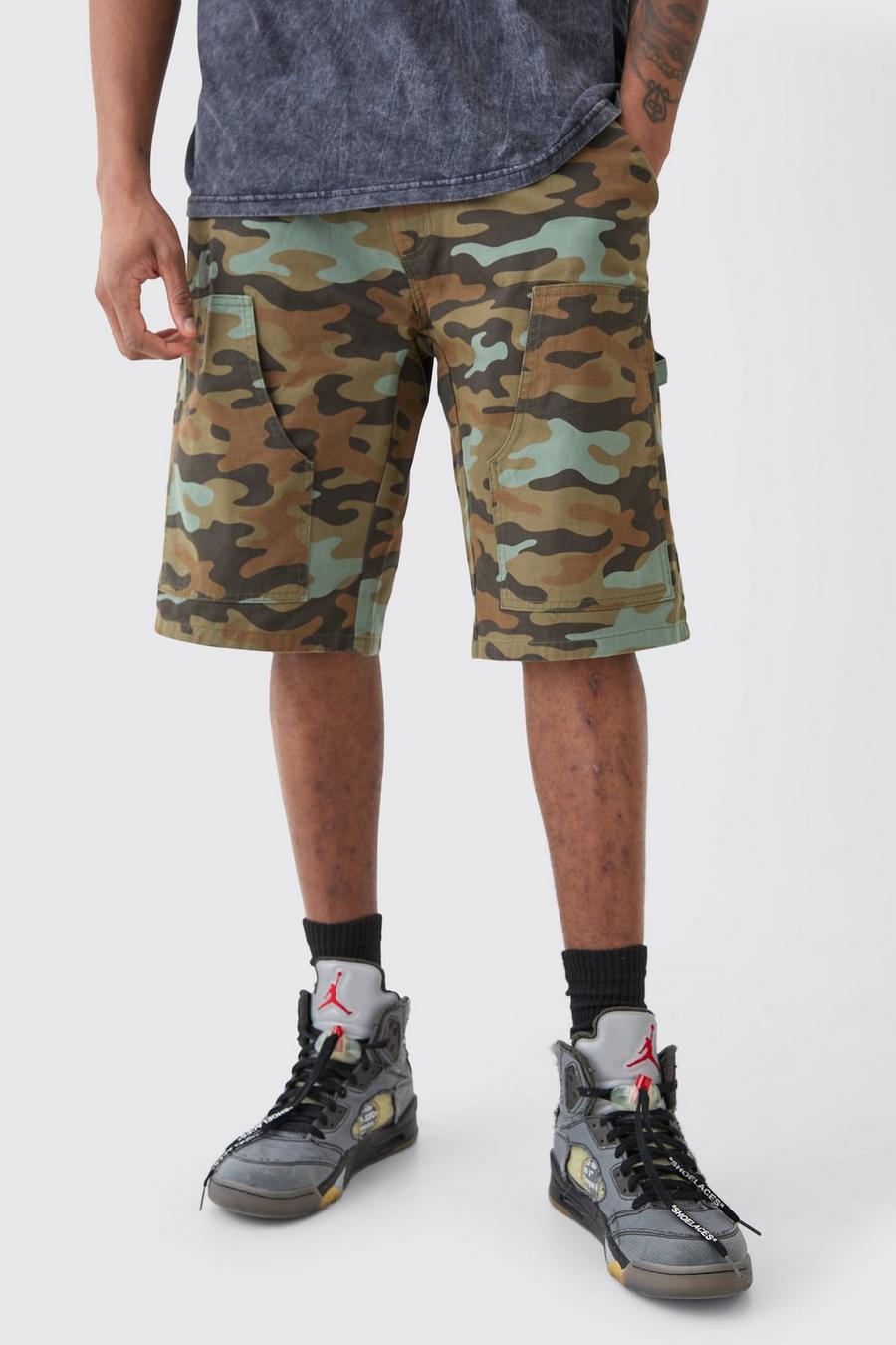 Multi Tall Kamouflagemönstrade shorts i twill