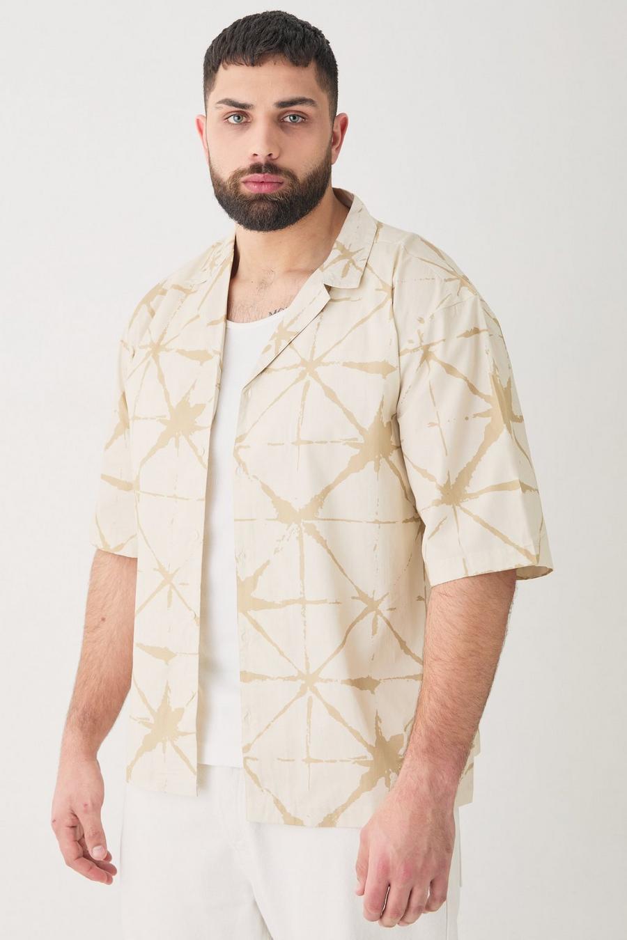 Camisa Plus de manga corta con solapas y estampado abstracto de popelina, Taupe