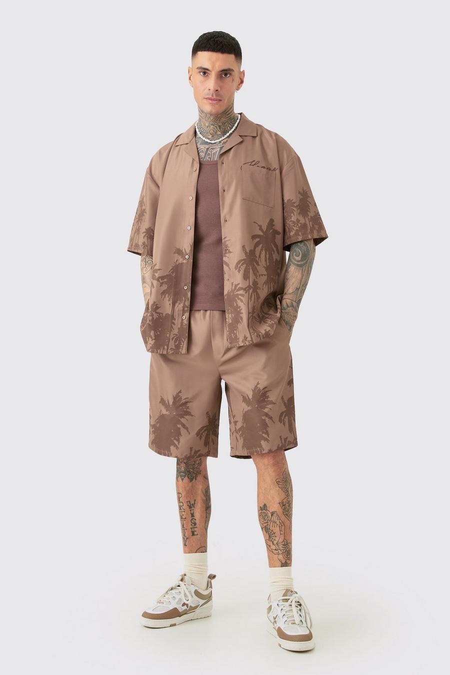 Camicia squadrata Tall oversize in twill morbido con palme sul fondo & pantaloncini, Taupe