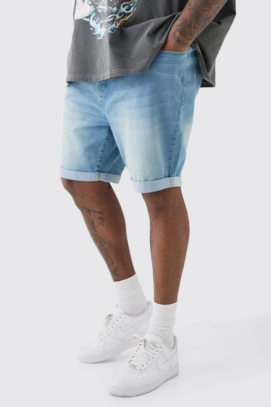 Plus Skinny Stretch Jeansshorts in heller Waschung, Light wash image number 1
