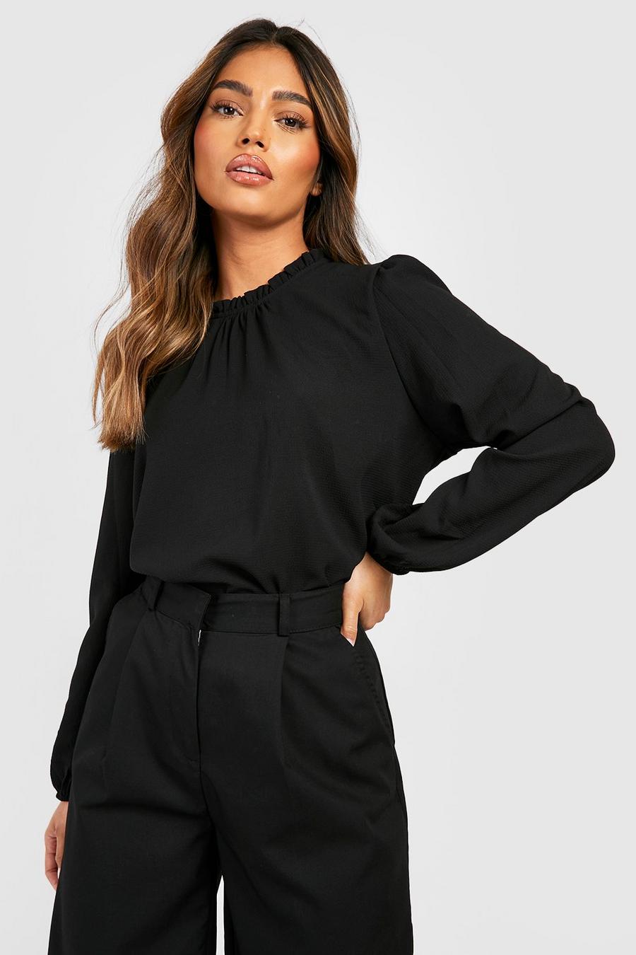 Blusa de tela y manga larga con volante en el cuello, Black