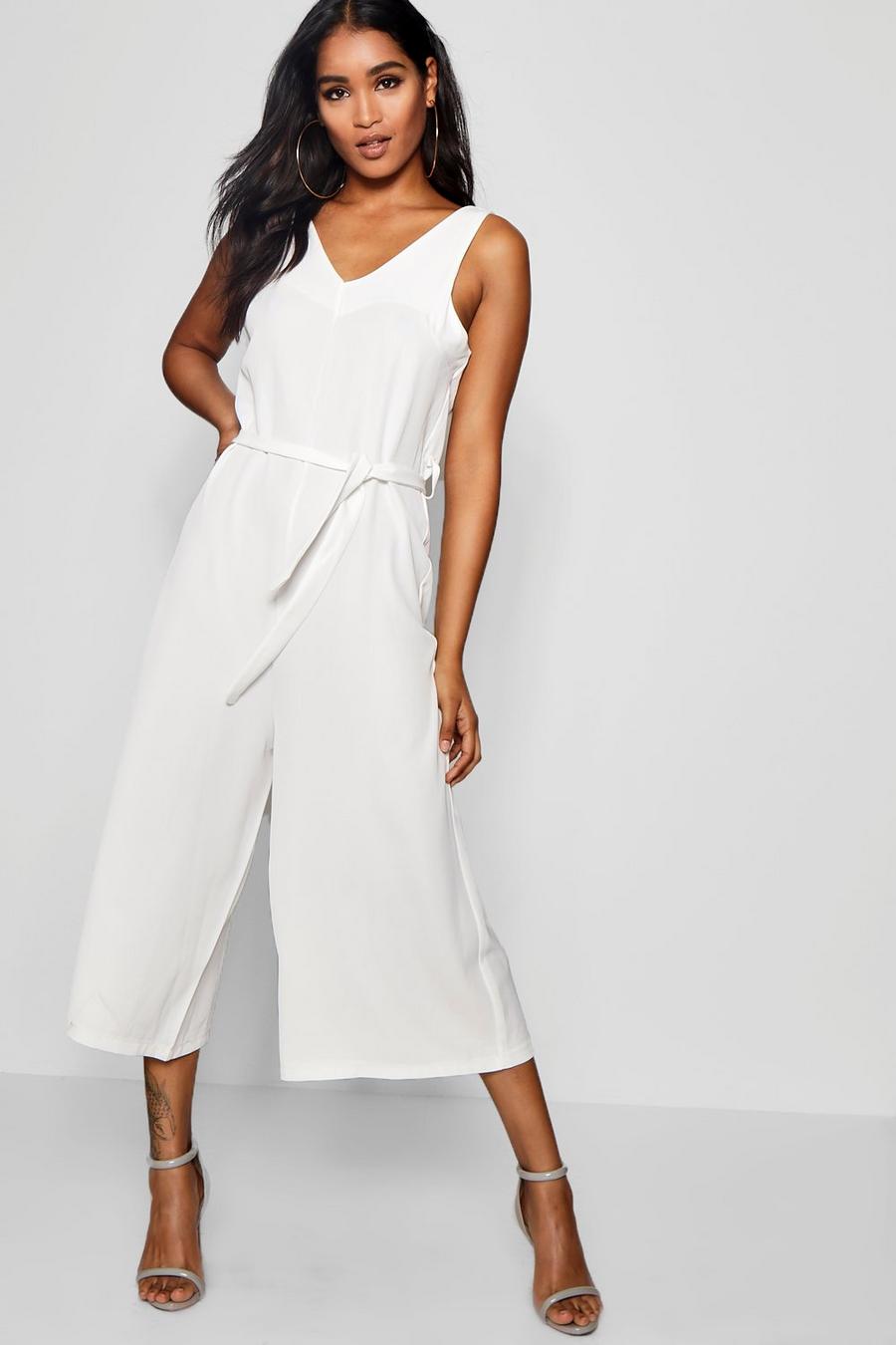 White Ärmlös jumpsuit i minimalistisk stil image number 1