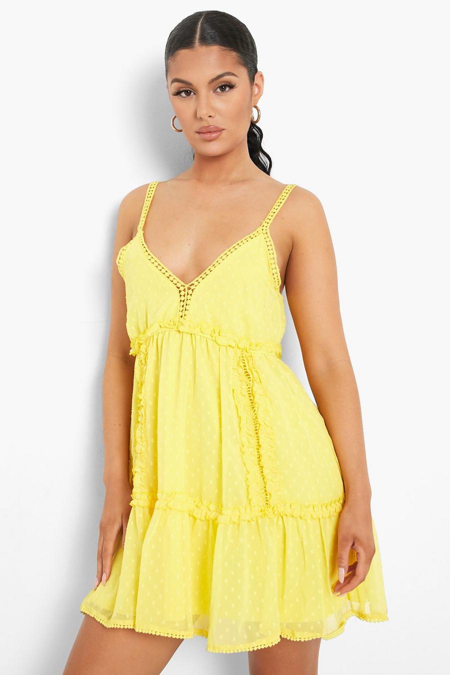 Vestito scampanato in rete plumetis con fondo all’uncinetto e laccetti, Bright yellow
