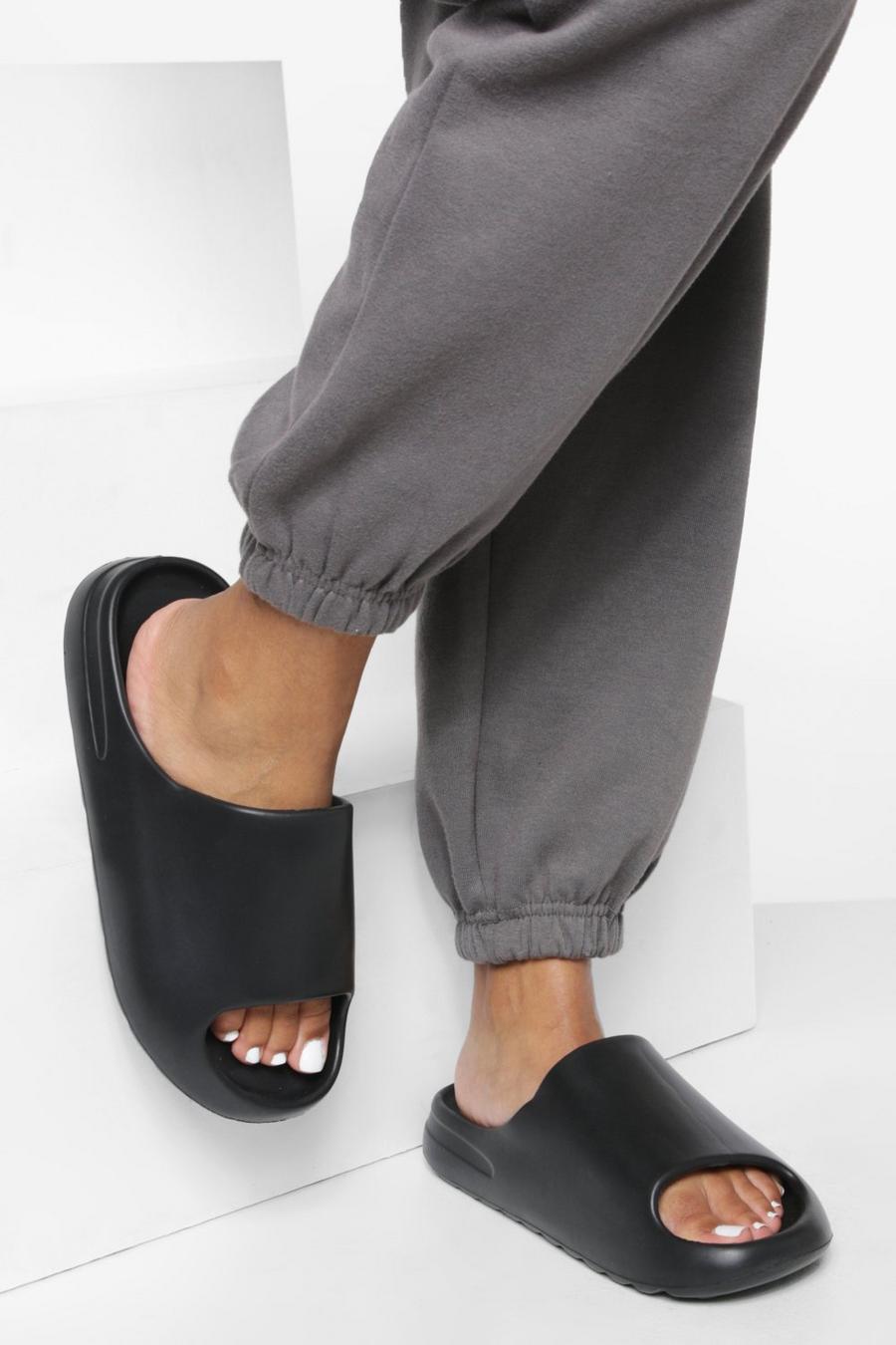 Black Stevige Slippers