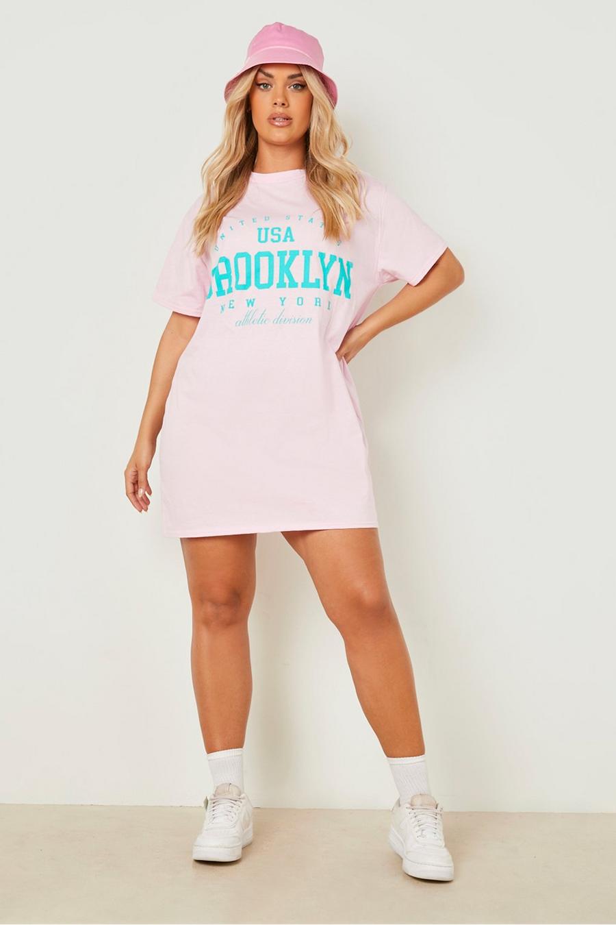Vestido camiseta Plus oversize con eslogan Brooklyn, Light pink