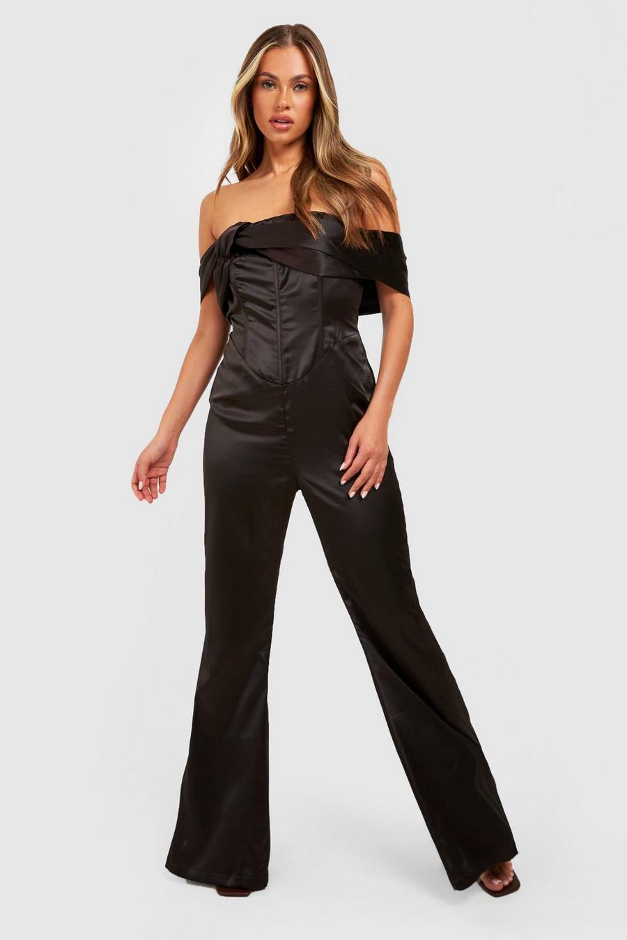 Chocolate Satijnen Off Shoulder Jumpsuit Met Korset Detail