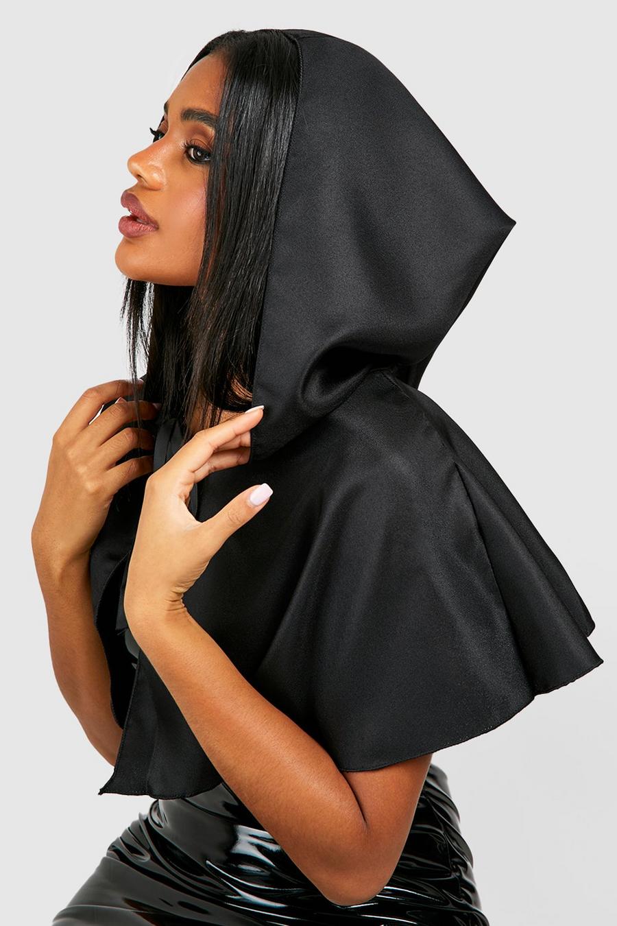 Capa de Halloween negra con capucha