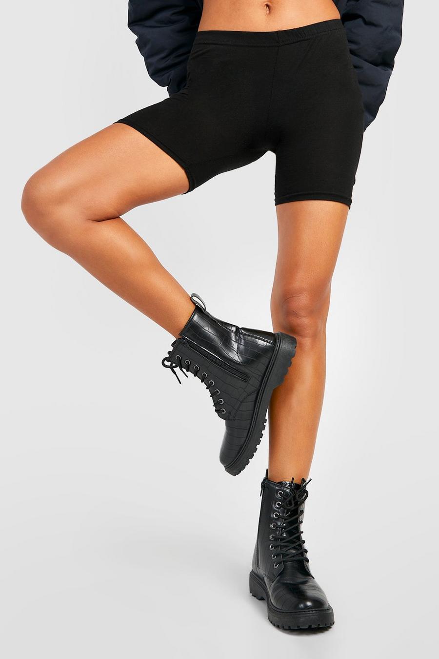 Scarponcini a calzata ampia effetto coccodrillo con etichetta e lacci, Black