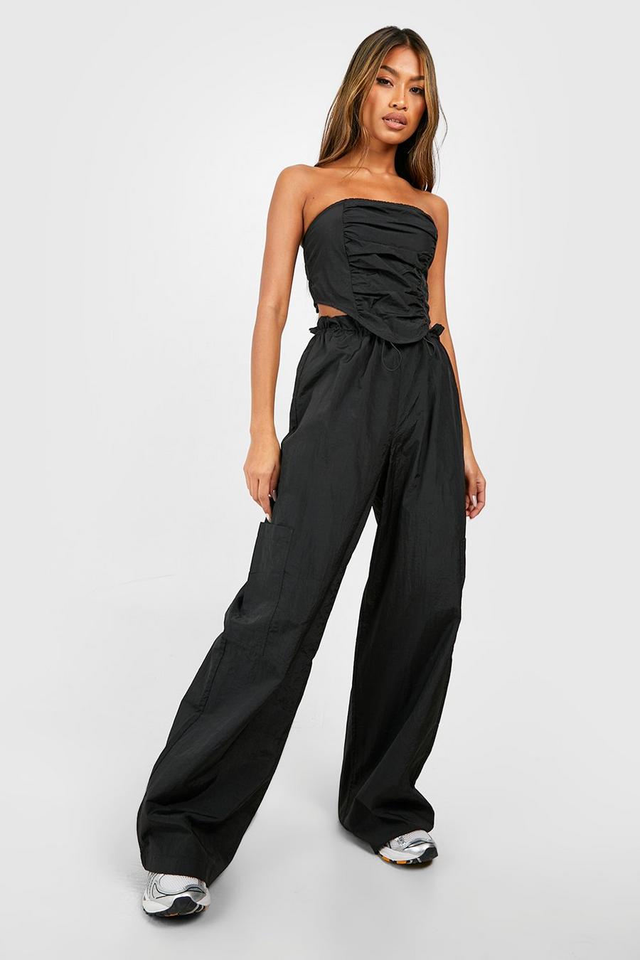 Black Parachute pants med veckad midja