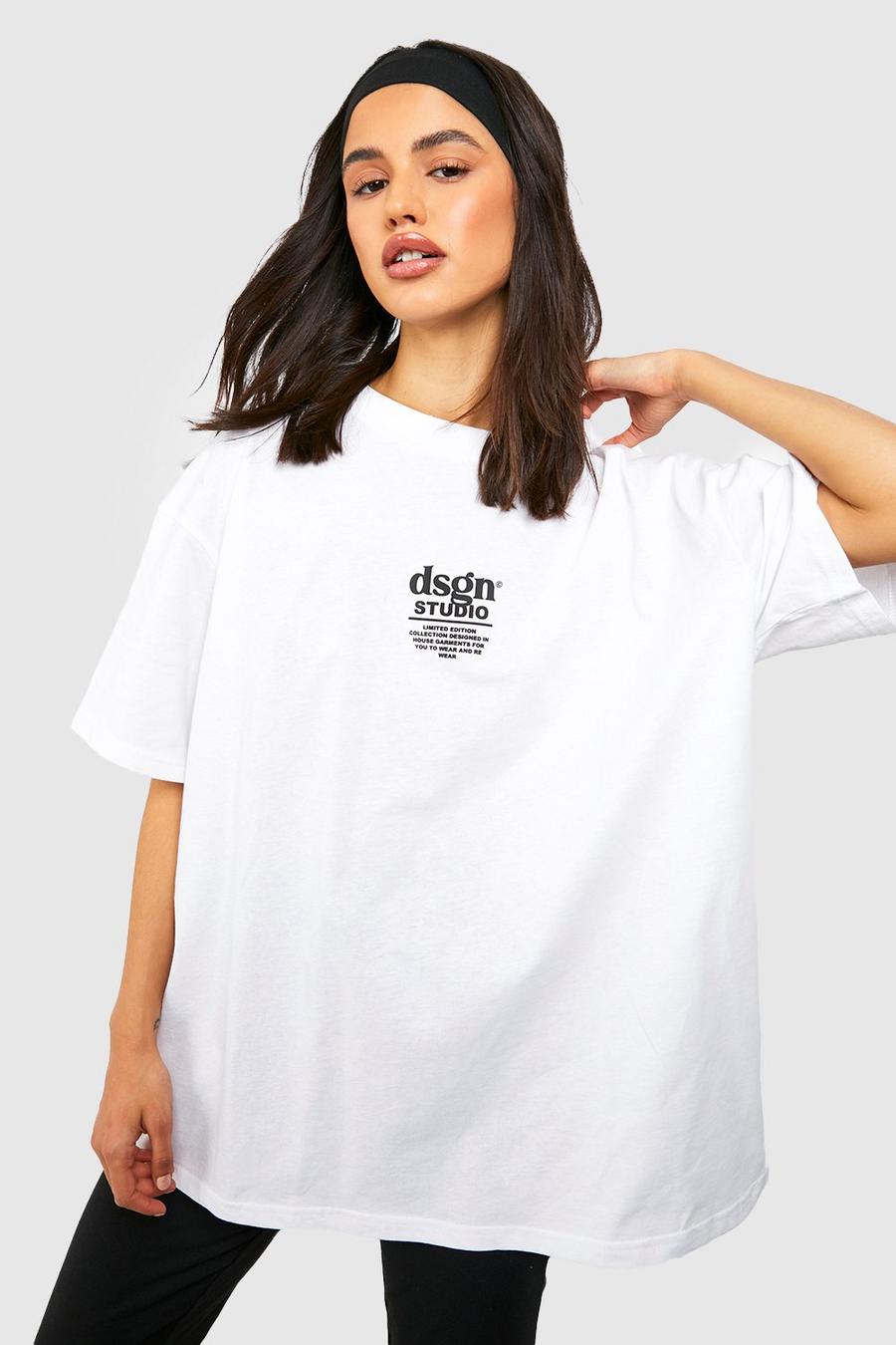 White Dsgn Studio Oversized t-shirt med text fram och bak
