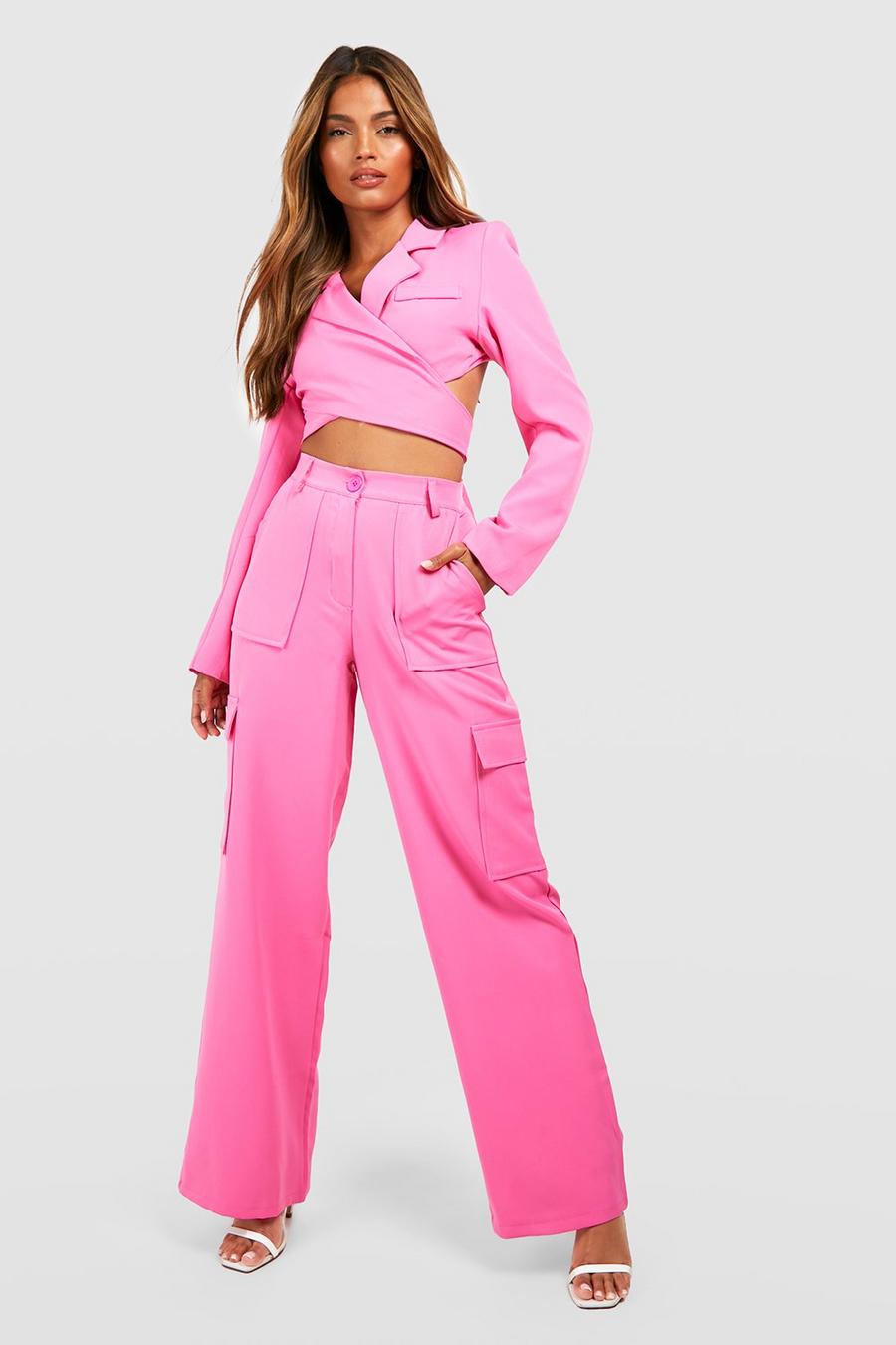 Pantalón de pernera ancha entallado con bolsillos cargo, Candy pink
