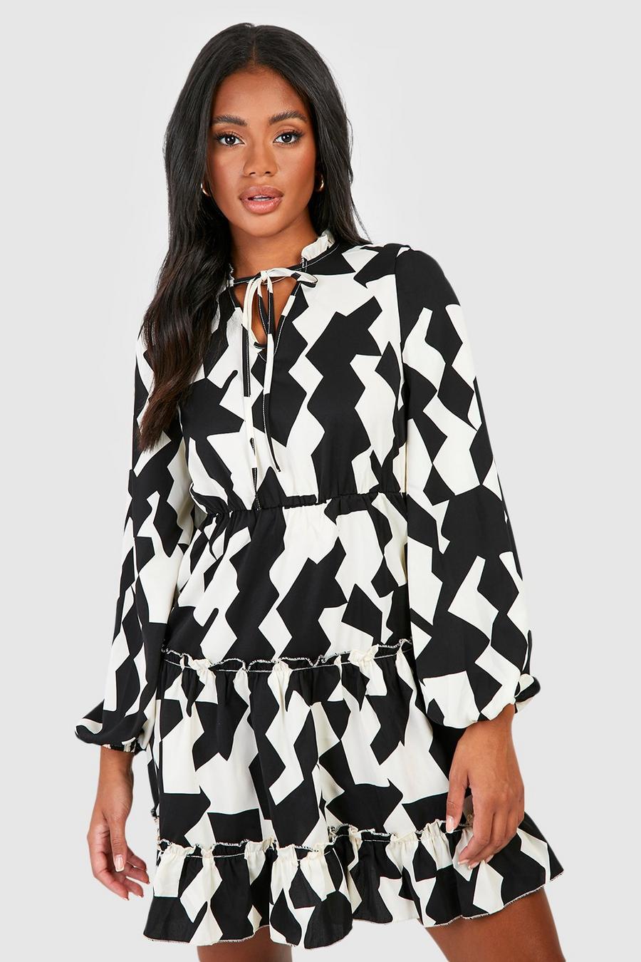 Black Gesmokte Jurk Met Abstracte Print