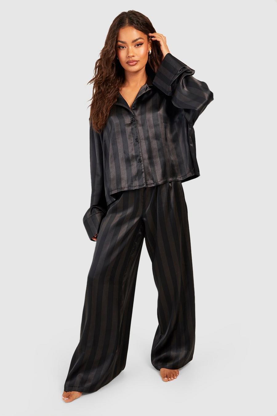 Kurzes gestreiftes Oversize Pyjama-Set, Black