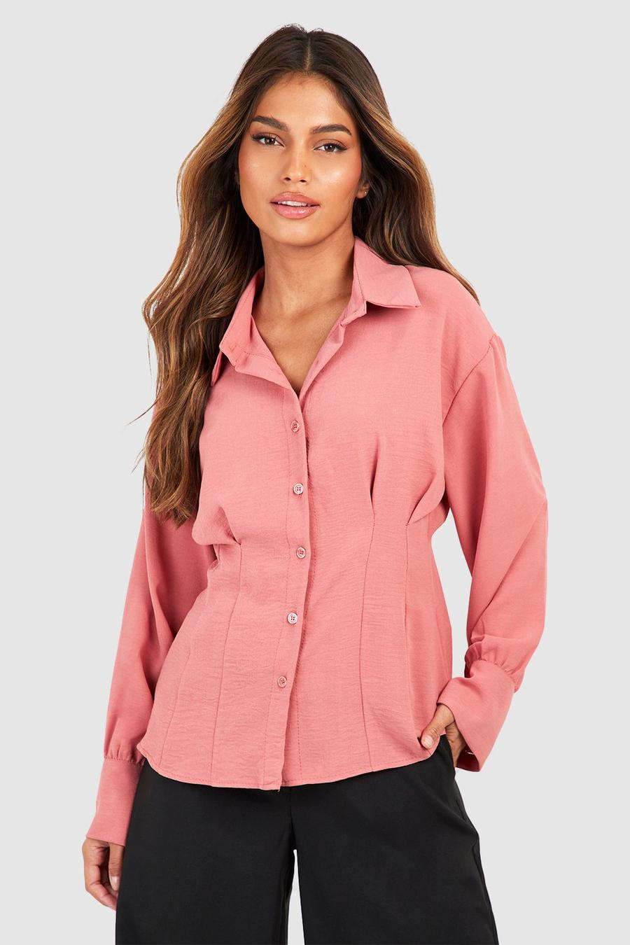 Camisa ajustada martillada con detalle de costuras, Desert rose