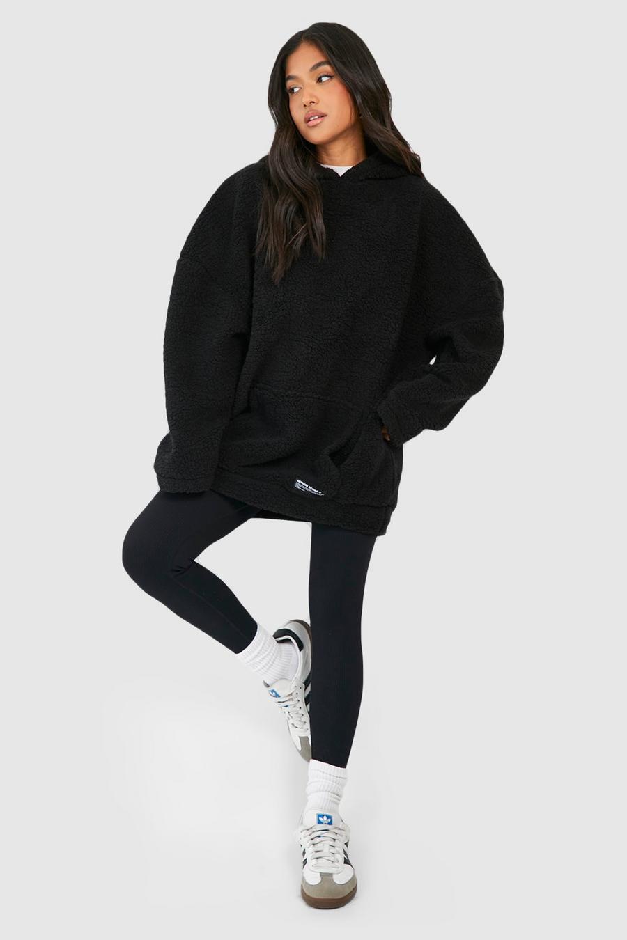 Black Petite Oversize hoodie i teddy med vävd etikett