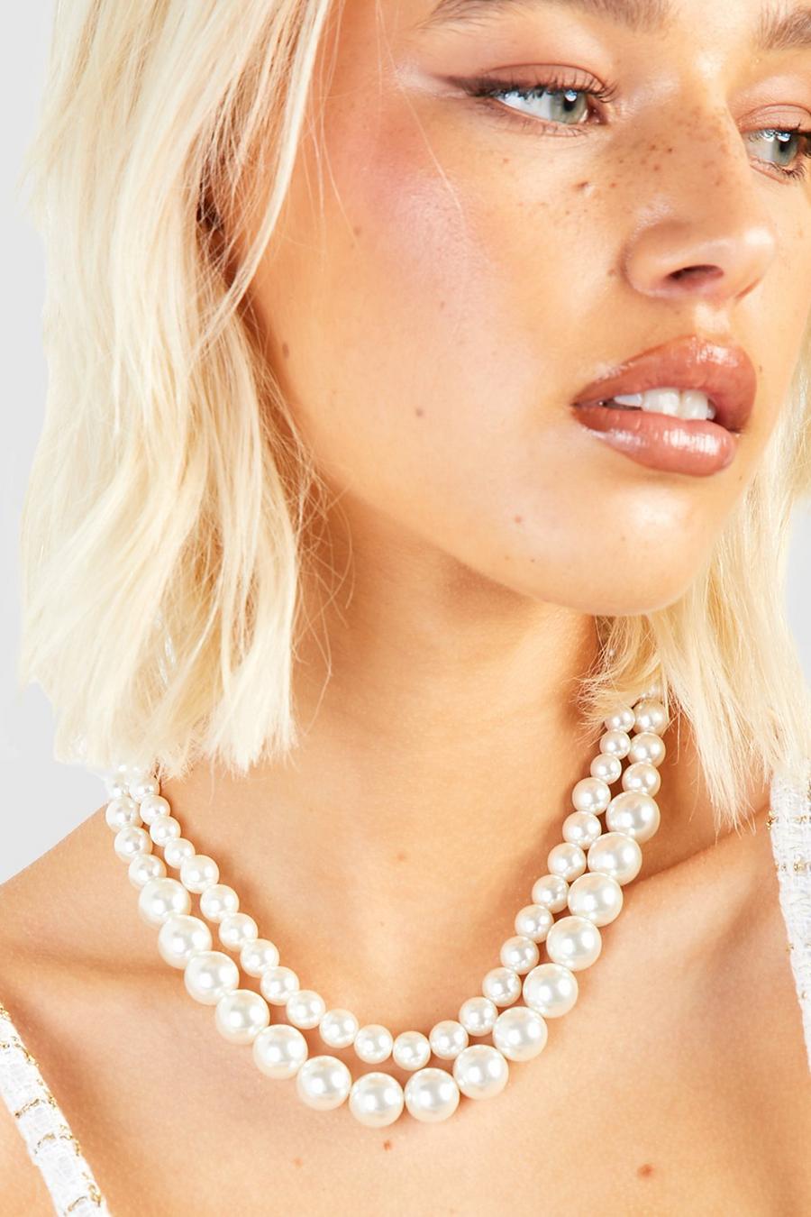Chunky Pearl Necklace image number 1