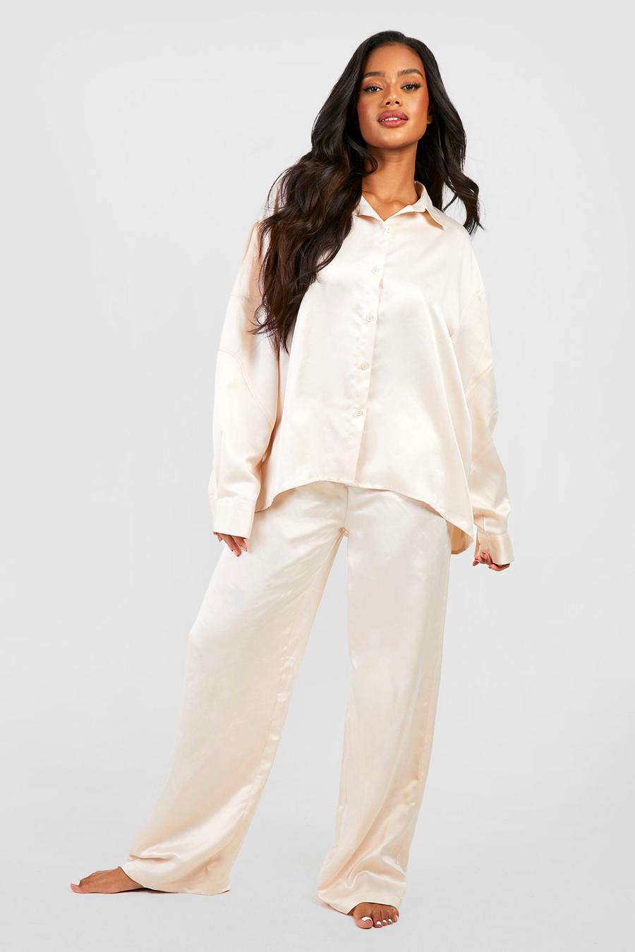 Cream Satijnen Valentijns Pyjama Set Met Oversized Mouwen image number 1