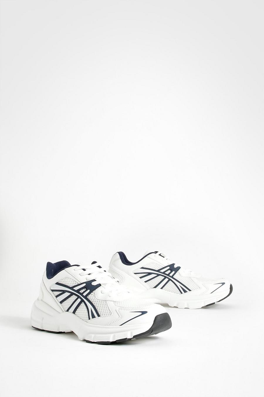 Klobige sportliche Dad-Sneaker mit Kontrast-Streifen, White