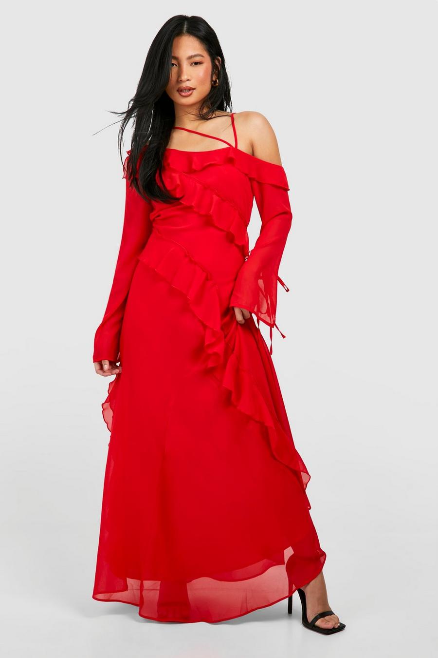 Red Petite Asymmetrisk långklänning med volanger och öppen rygg
