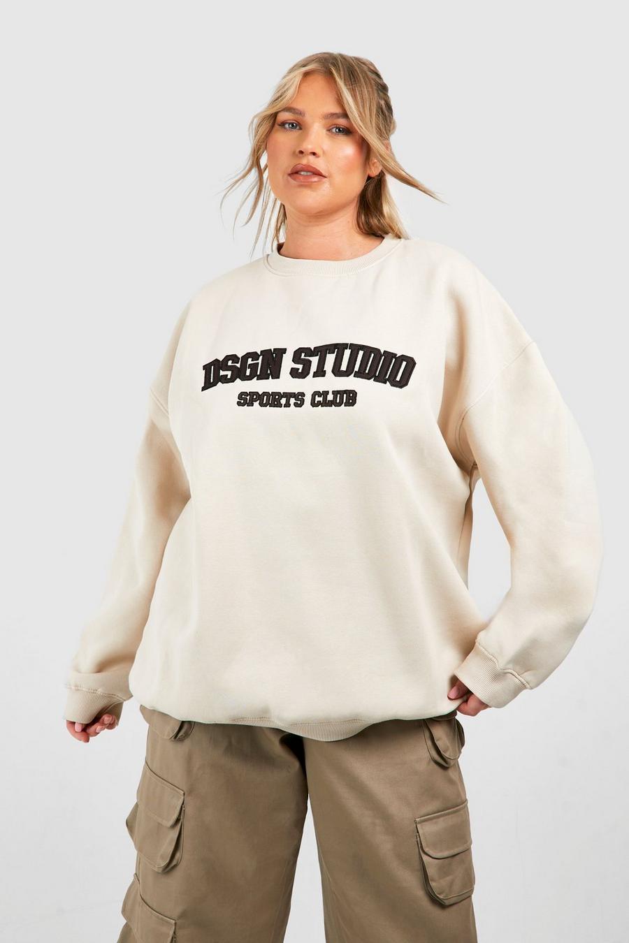Plus Sweatshirt mit Dsgn Studio Applikation, Stone