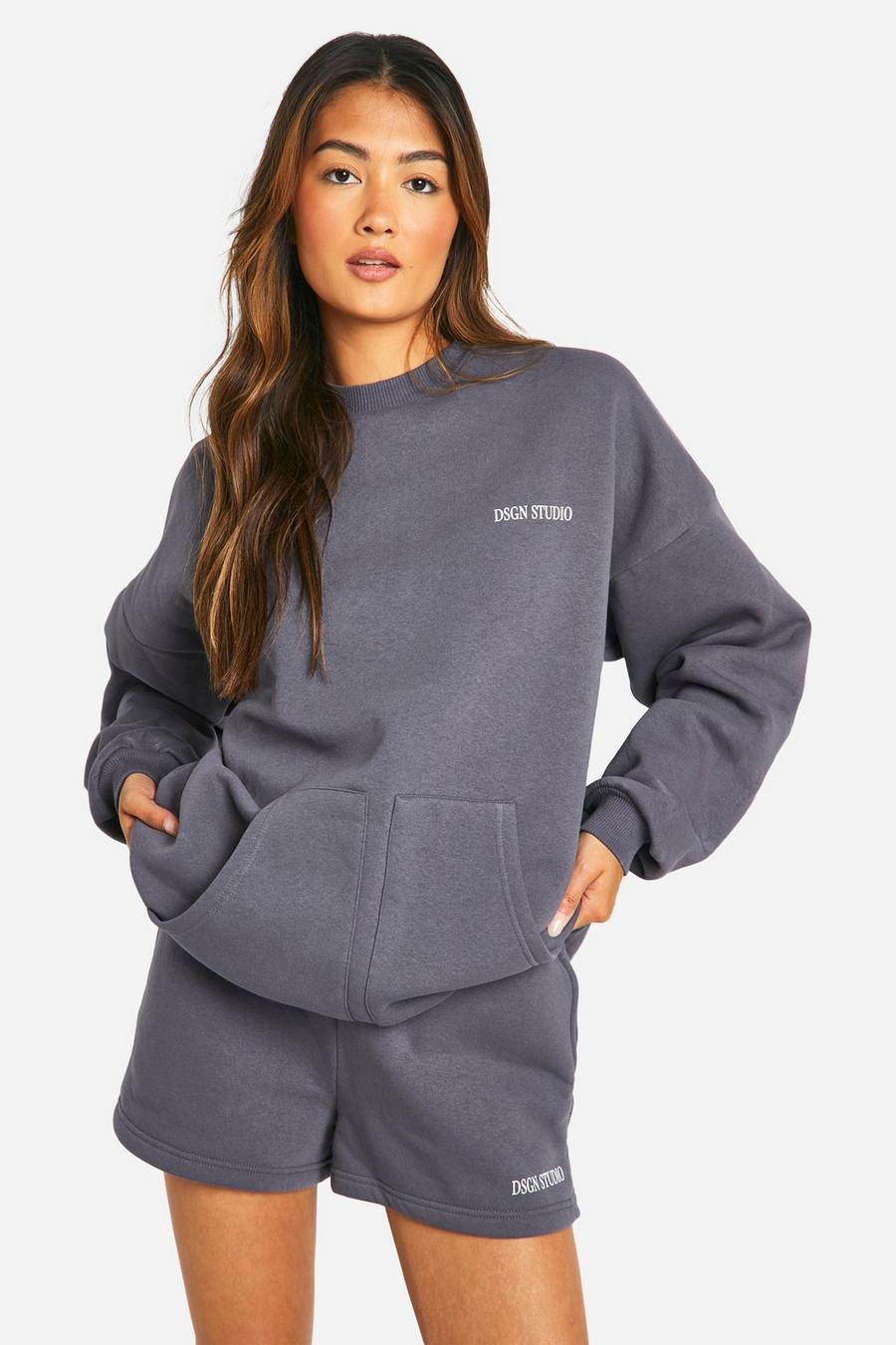Kurzer Sweatshirt-Trainingsanzug mit Dsgn Studio Slogan und Taschen-Detail, Charcoal