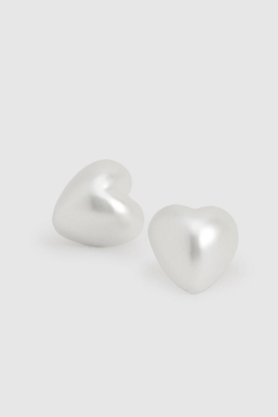 Pearl Heart Stud Earrings image number 1