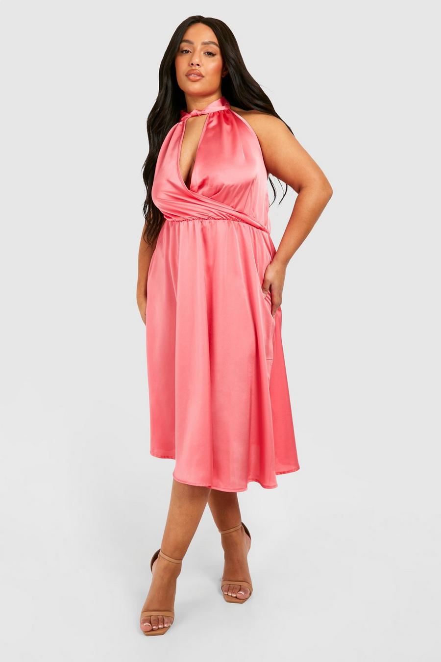 Pink Plus klänning i satin med halterneck image number 1