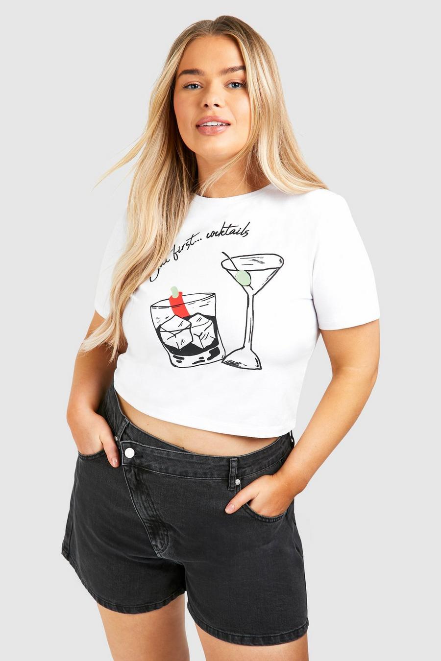 Grande taille - T-shirt court à slogan But First Cocktails, White