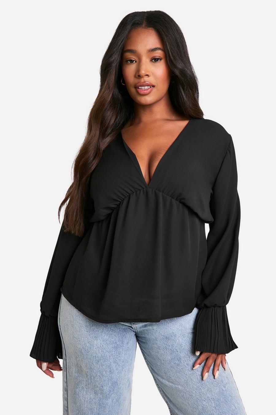 Blusa Plus de tela con puños plisados, Black