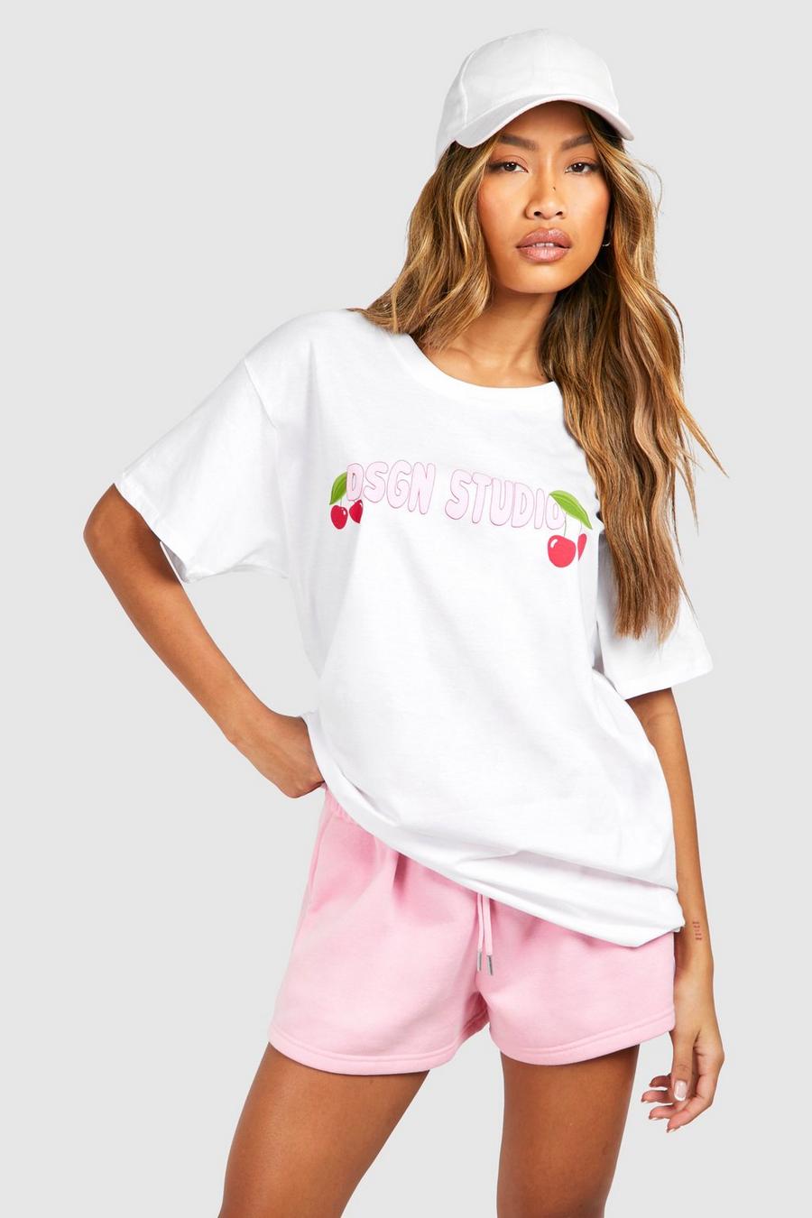 T-shirt oversize in cotone con stampa Cherry Design Studio sul petto, White image number 1