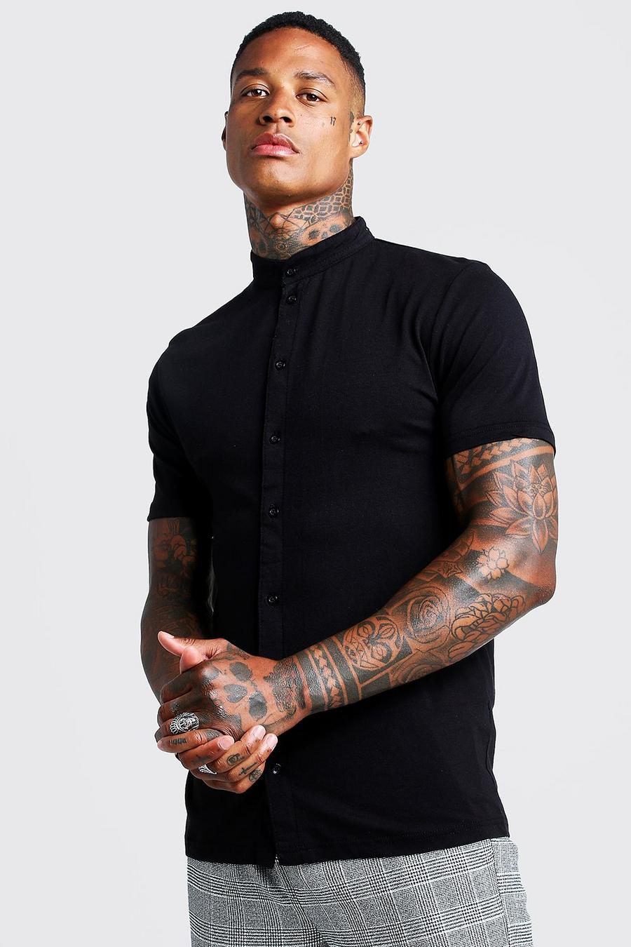 Black Kortärmad jerseyskjorta med farfarskrage i muscle fit image number 1