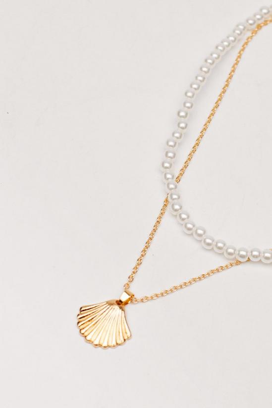 NastyGal Layered Pearl Inspired Shell Pendant Necklace 3