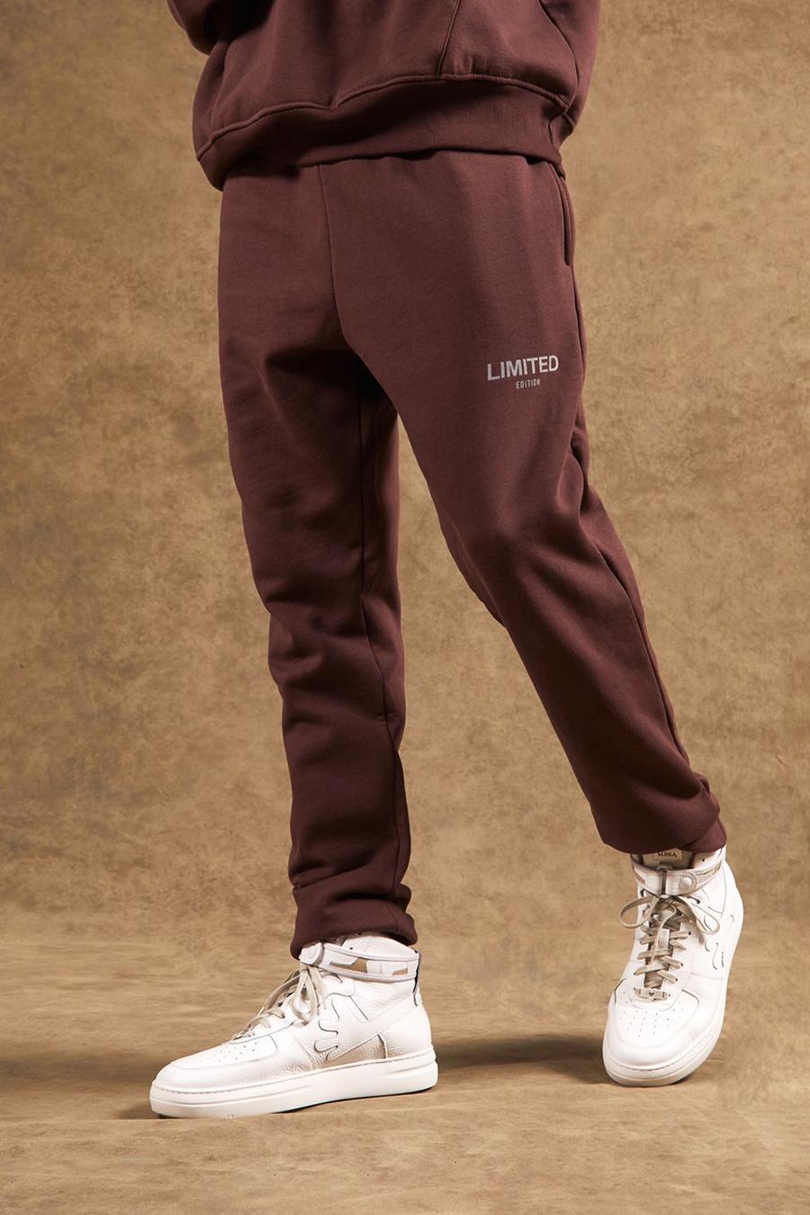 חום marrón מכנסי טרנינג עבים בגזרה רגילה עם כיתוב Limited image number 1