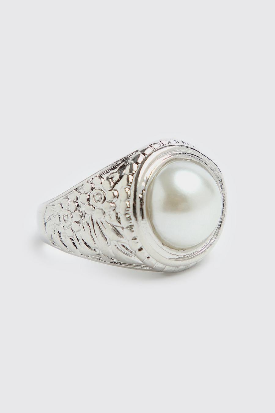 Silver Signet Ring With Pearl image number 1