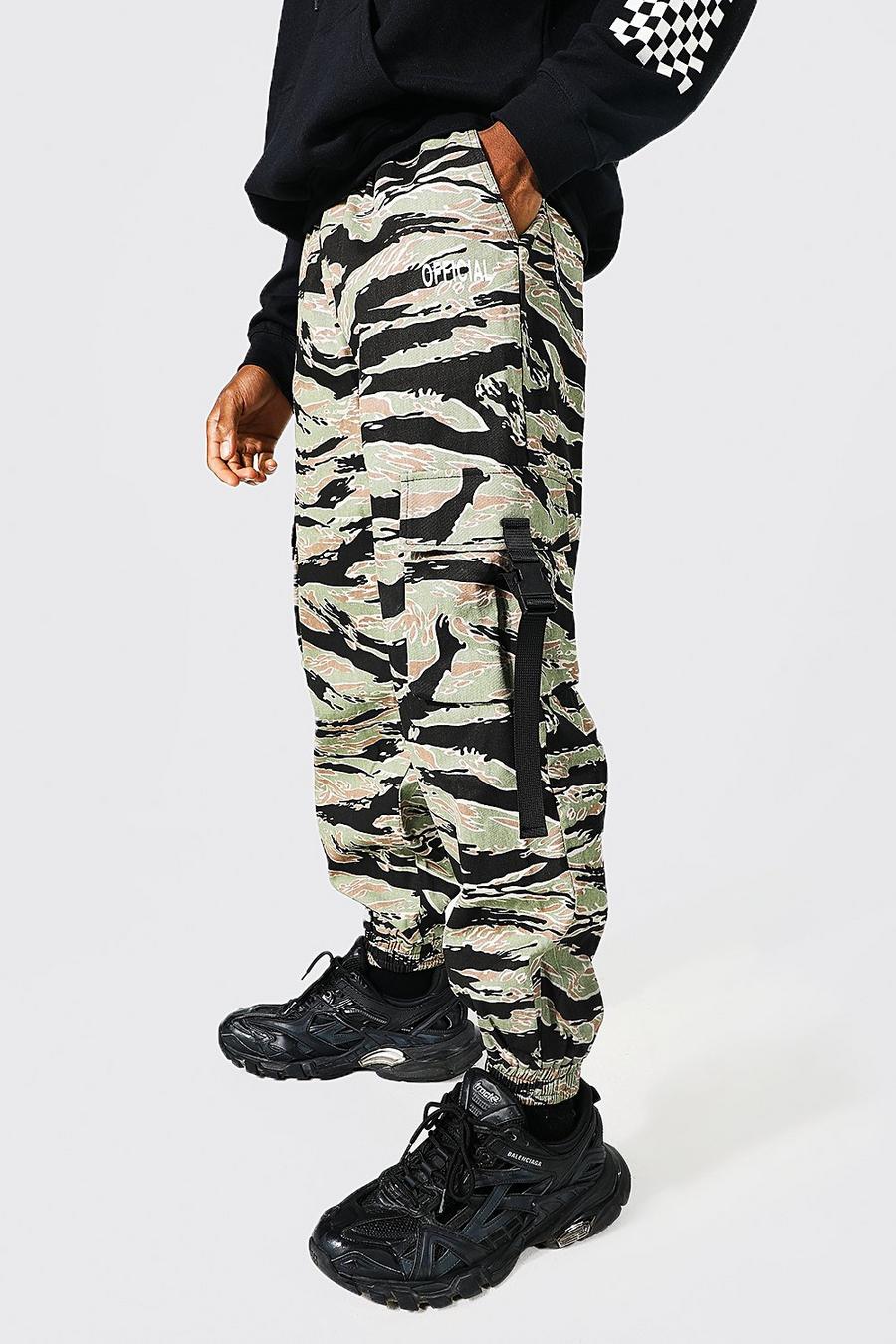 Khaki kaki Man Twill Camouflage Cargo Trousers image number 1