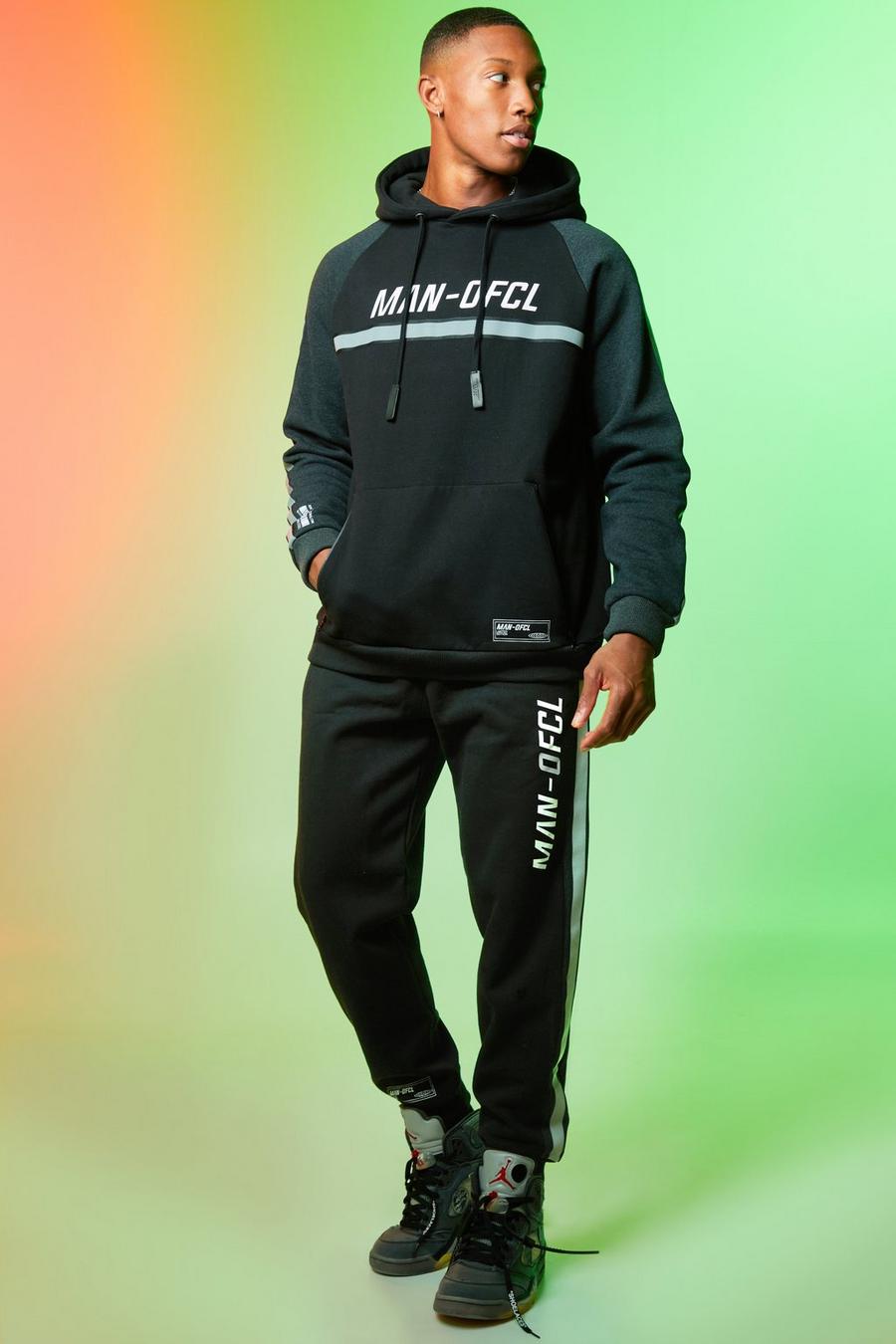 Black MAN Ofcl Träningsoverall med raglanärm, huva och reflexdetaljer image number 1