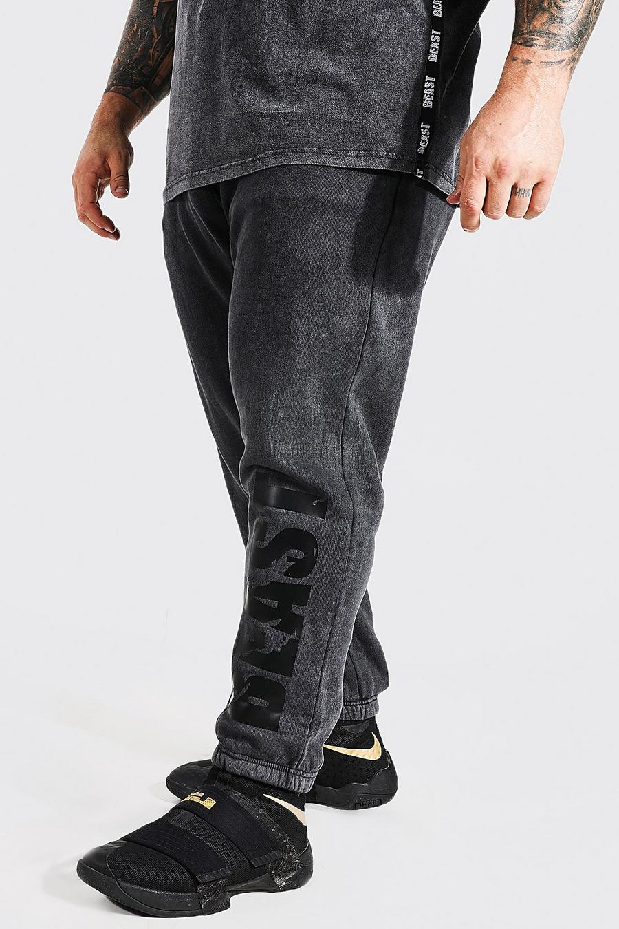Charcoal grå MAN Active x Beast Joggers image number 1