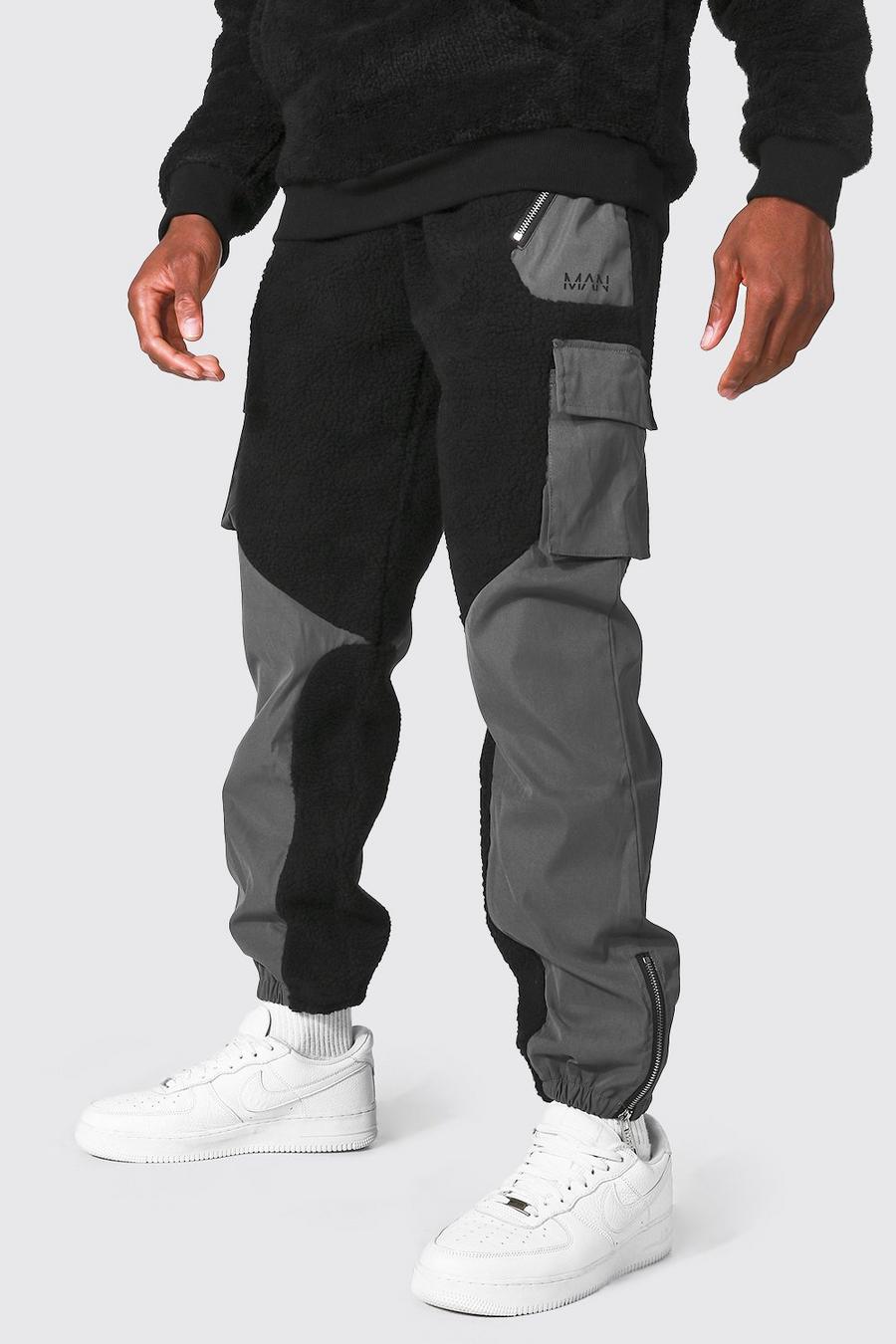 Pantalon cargo à empiècements en polaire - Official MAN, Black schwarz image number 1